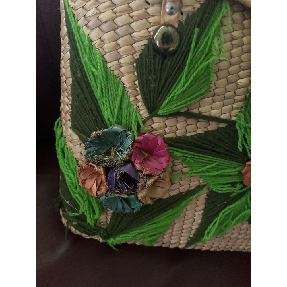 Vintage 1960s Mexican Woven Straw Basket Purse 3D Palm Leaf Flowers MCM Tote Bag - Picture 2 of 9